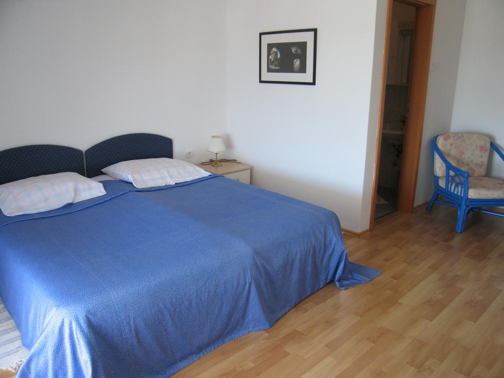 Guest House Zimmer F1 Pula Bilik gambar